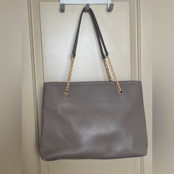 Tory Burch Carson Tote Bag – Pebbled Leather | Gray with Gold Chain Straps | Exc - Picture 4 of 5